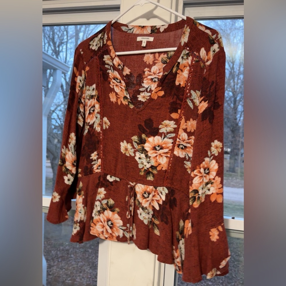 Maurices Floral V-Neck Blouse - Warm Brown and Cream